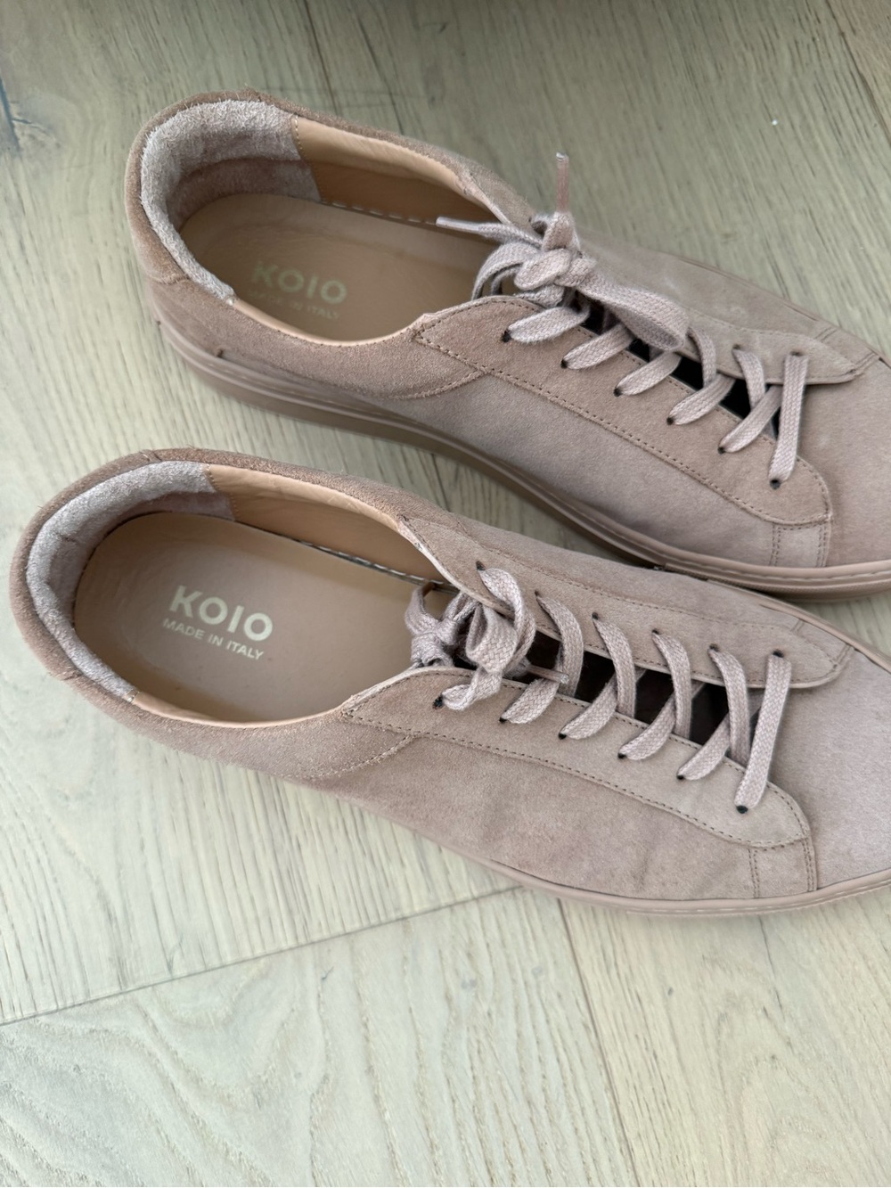 KOIO Blush Suede Low-Top Sneakers - Picture 4 of 7